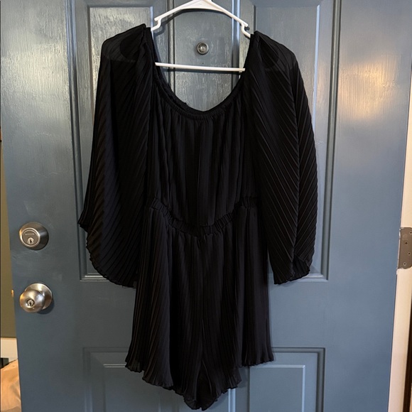 SHEIN Dresses & Skirts - SHEIN Black Pleated Dress